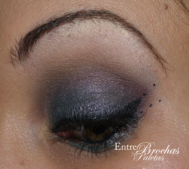 Look 430 matte de Inglot (clon plumage Mac) + Vex – Entre brochas y paletas | Blog de belleza