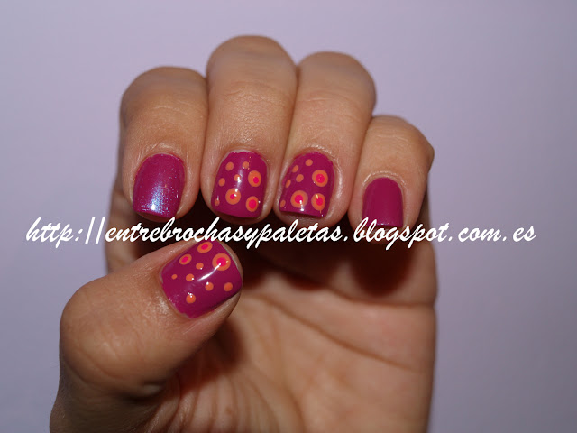 Nails –  topitos concéntricos – Entre brochas y paletas | Blog de belleza