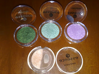 Sombras de Essence – Entre brochas y paletas | Blog de belleza