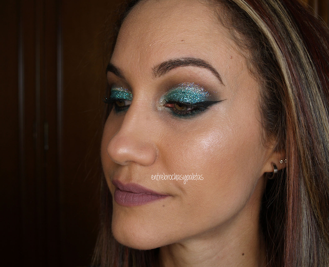 Maquillaje con Glitter-y Eye Quad de Pixi – Entre brochas y paletas | Blog de belleza