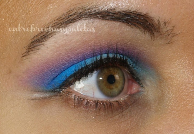 Look en azules y morado, Ultra mattes VI Brigths de Sleek – Entre brochas y paletas | Blog de belleza